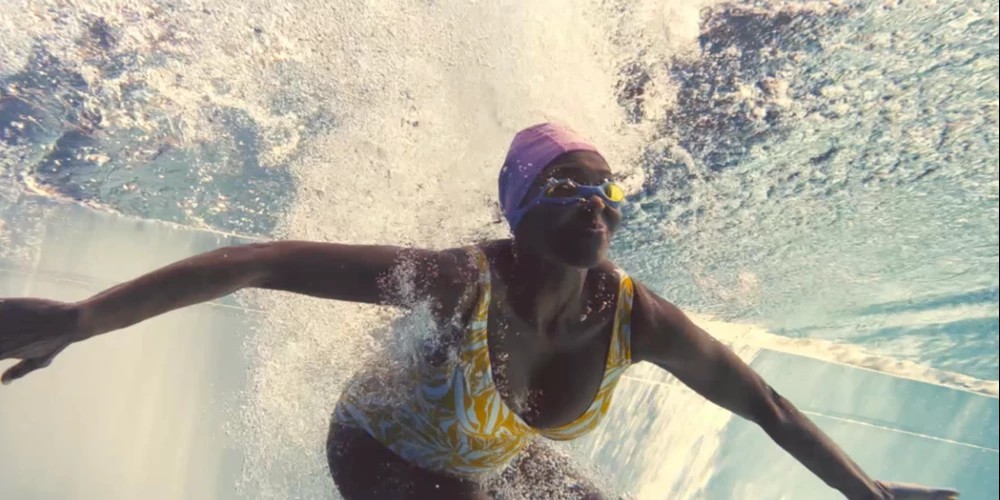 swimming woman underwater